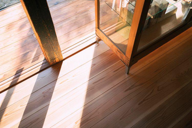 木のぬくもりを感じるフローリング