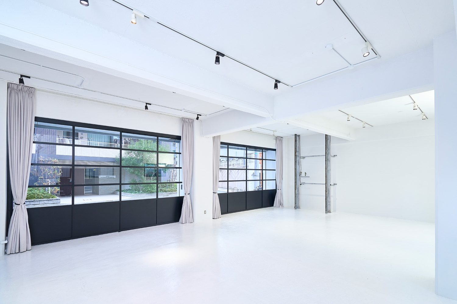 車を入れて撮影も可能