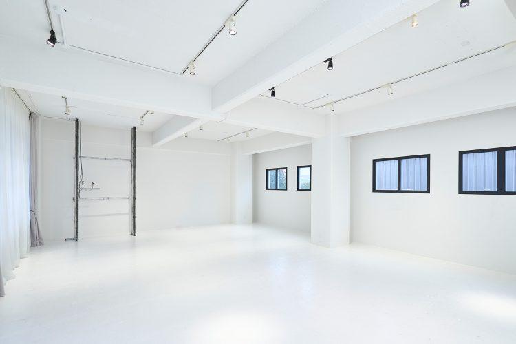 シャビーな雰囲気の旧エレベーターレール