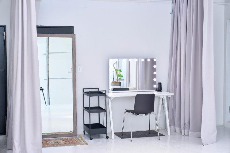 フロア内のメイク・フィッティングスペース