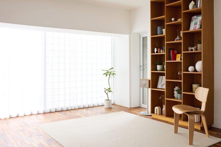 南側は一面が大きな窓