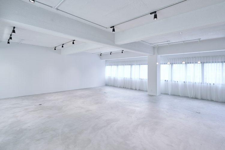 やわらかな光を演出するレースカーテン