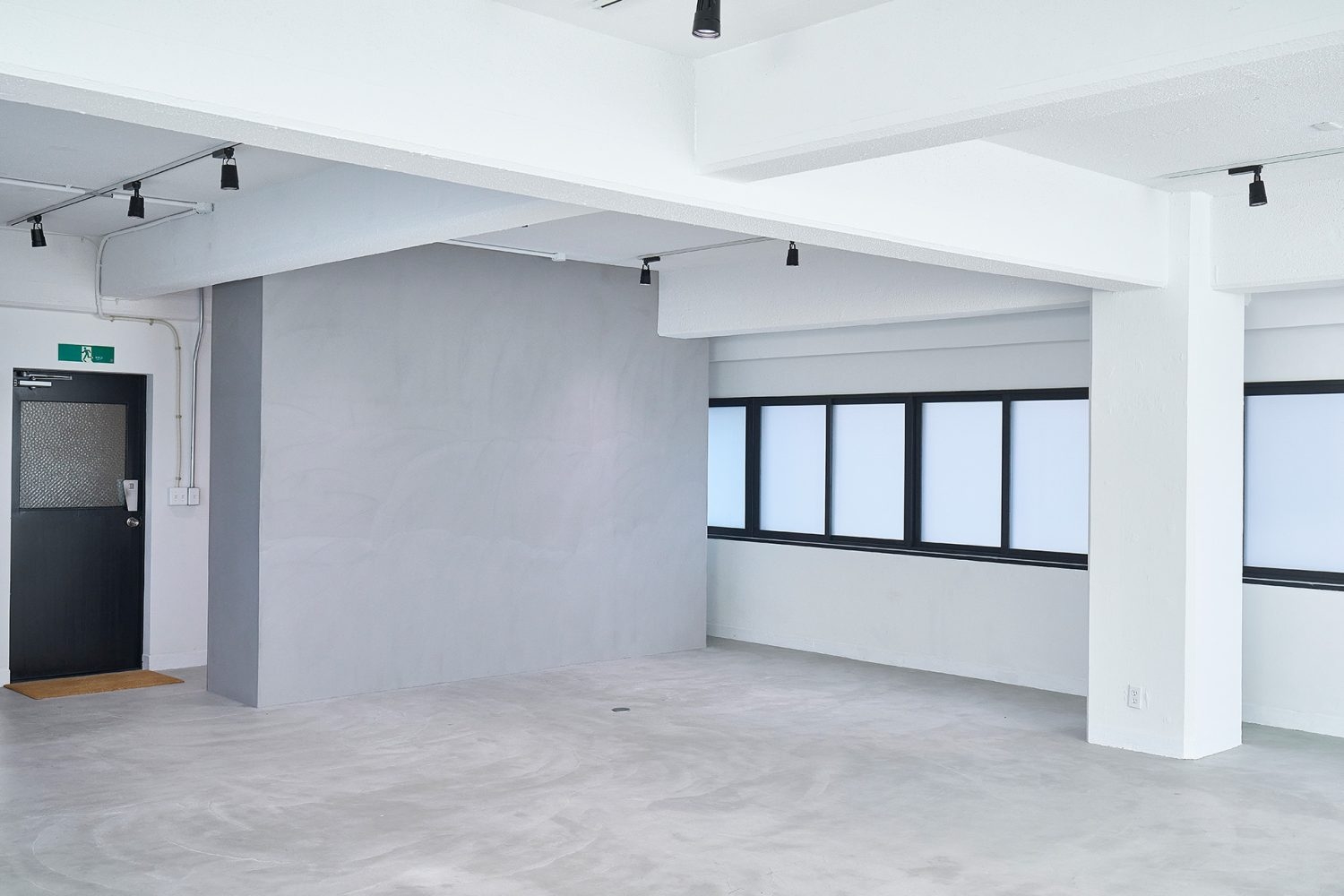 入口側にむけて