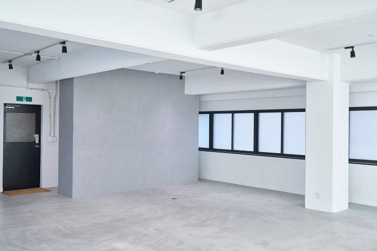 入口側にむけて