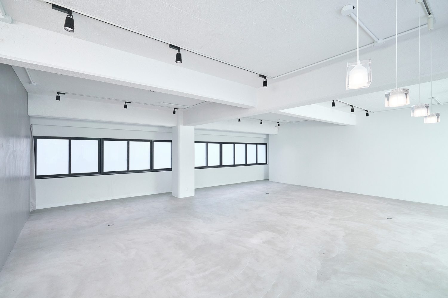 北側の大きな窓