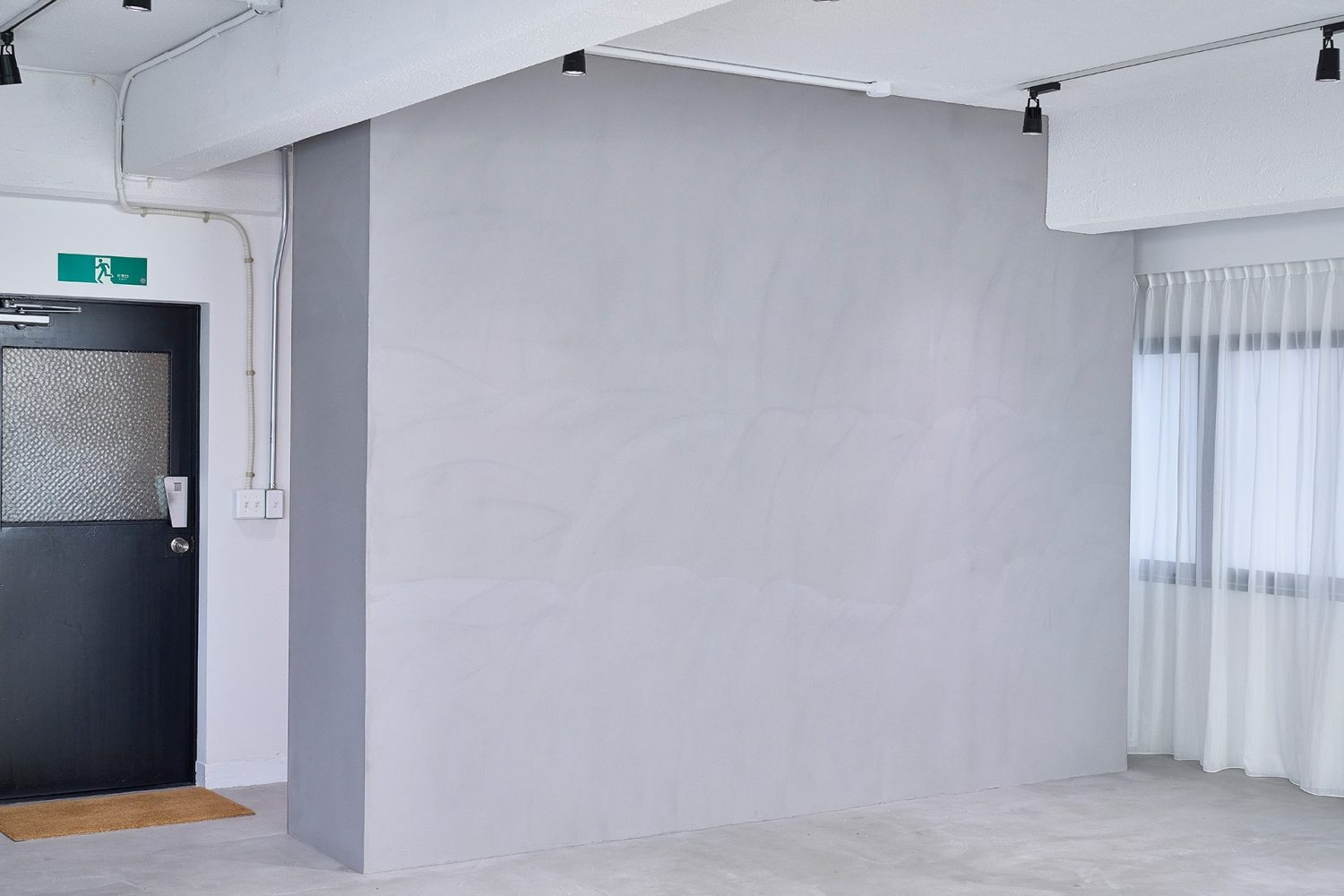 風合いのあるモールテックス仕上げの壁