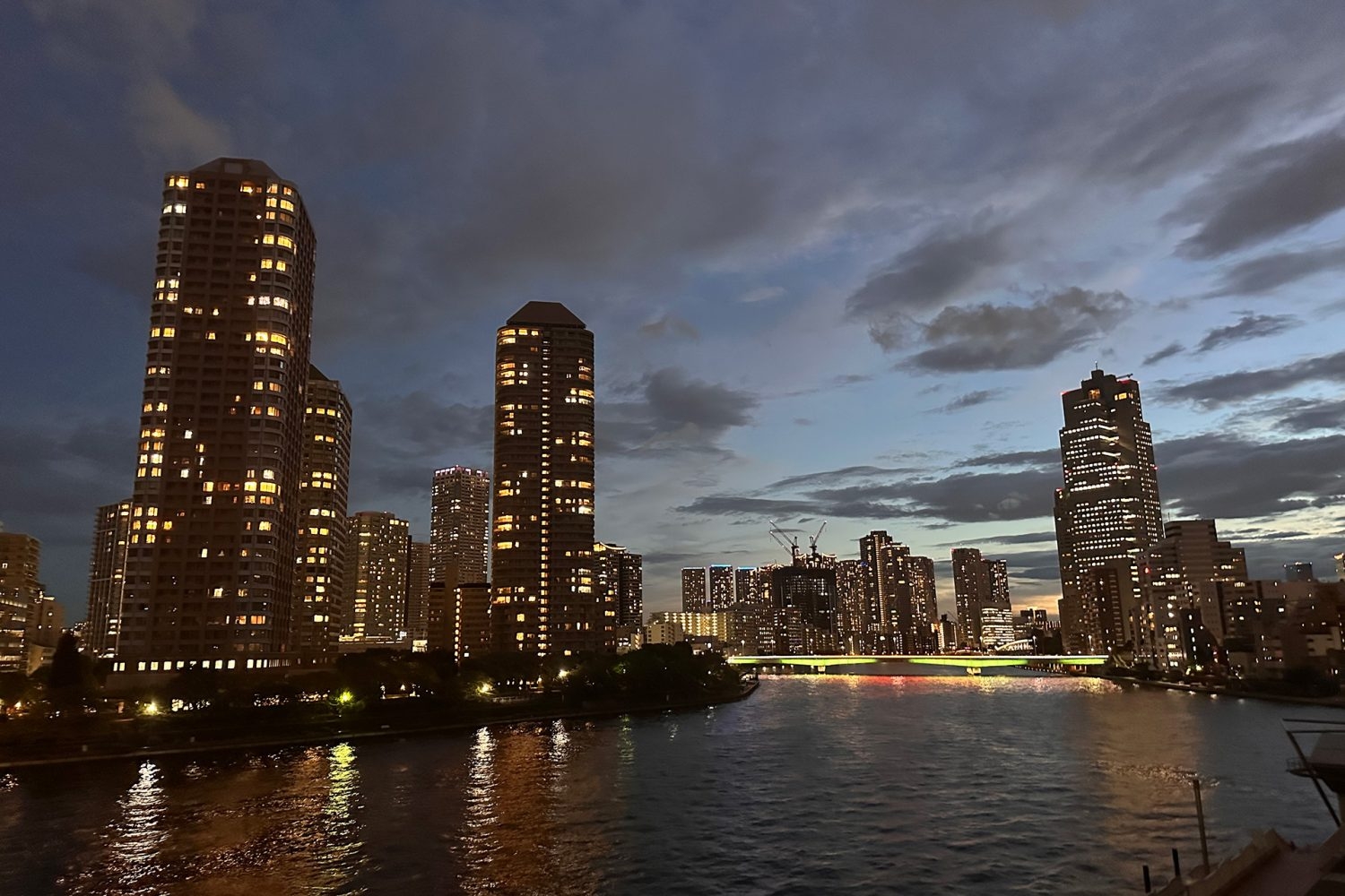 オプション:ルーフトップから見える夜景(有料)