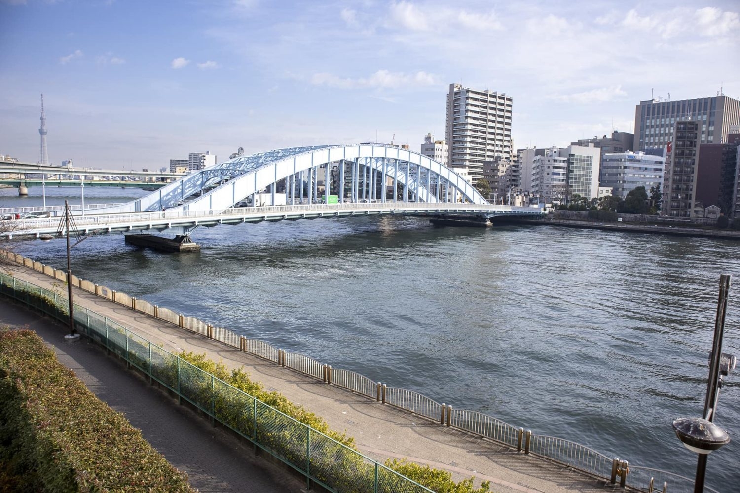 スタジオ窓から北東側に永代橋