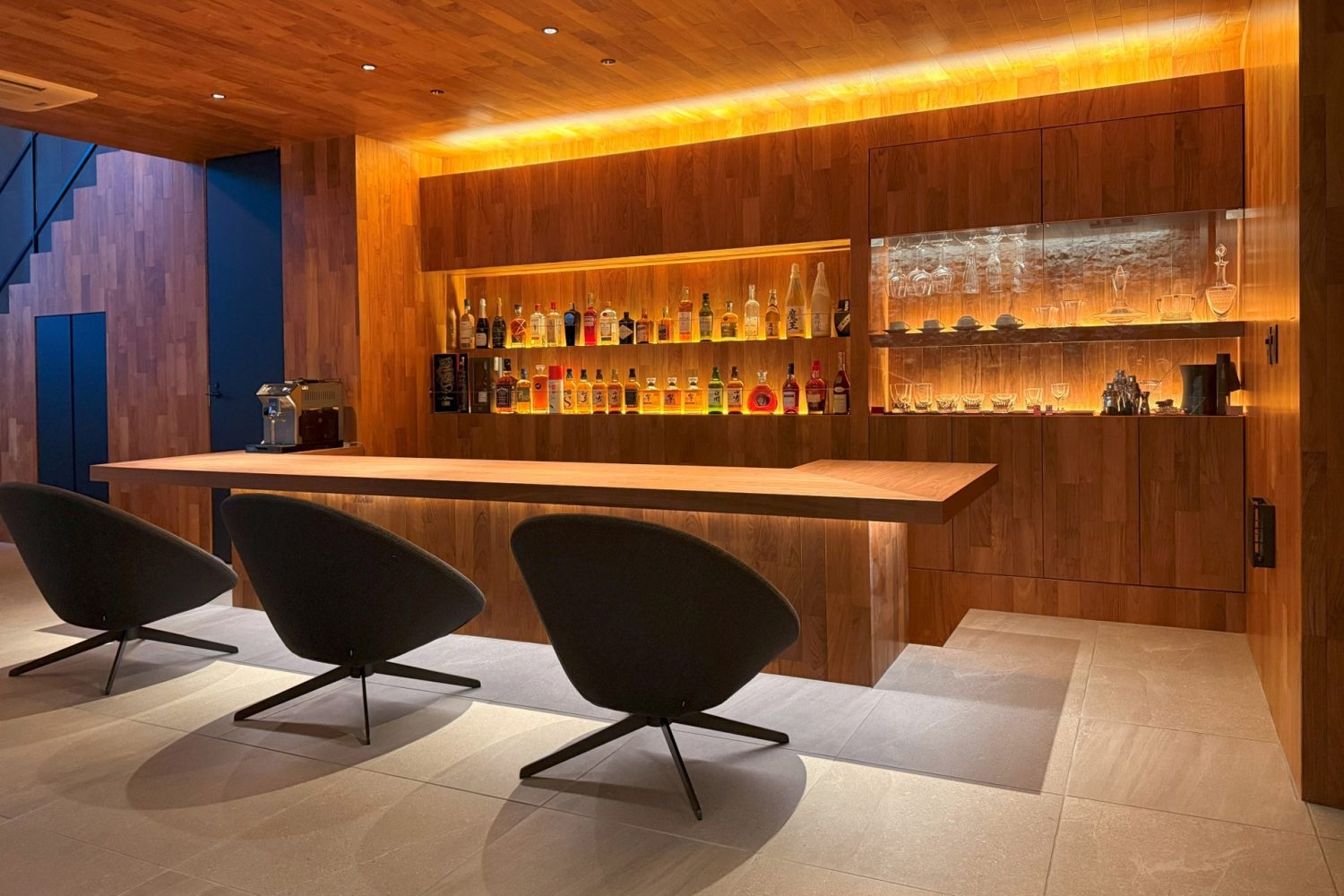 arflexのラウンジチェアのバー