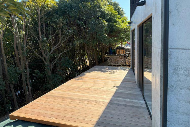 B1F ウッドデッキ