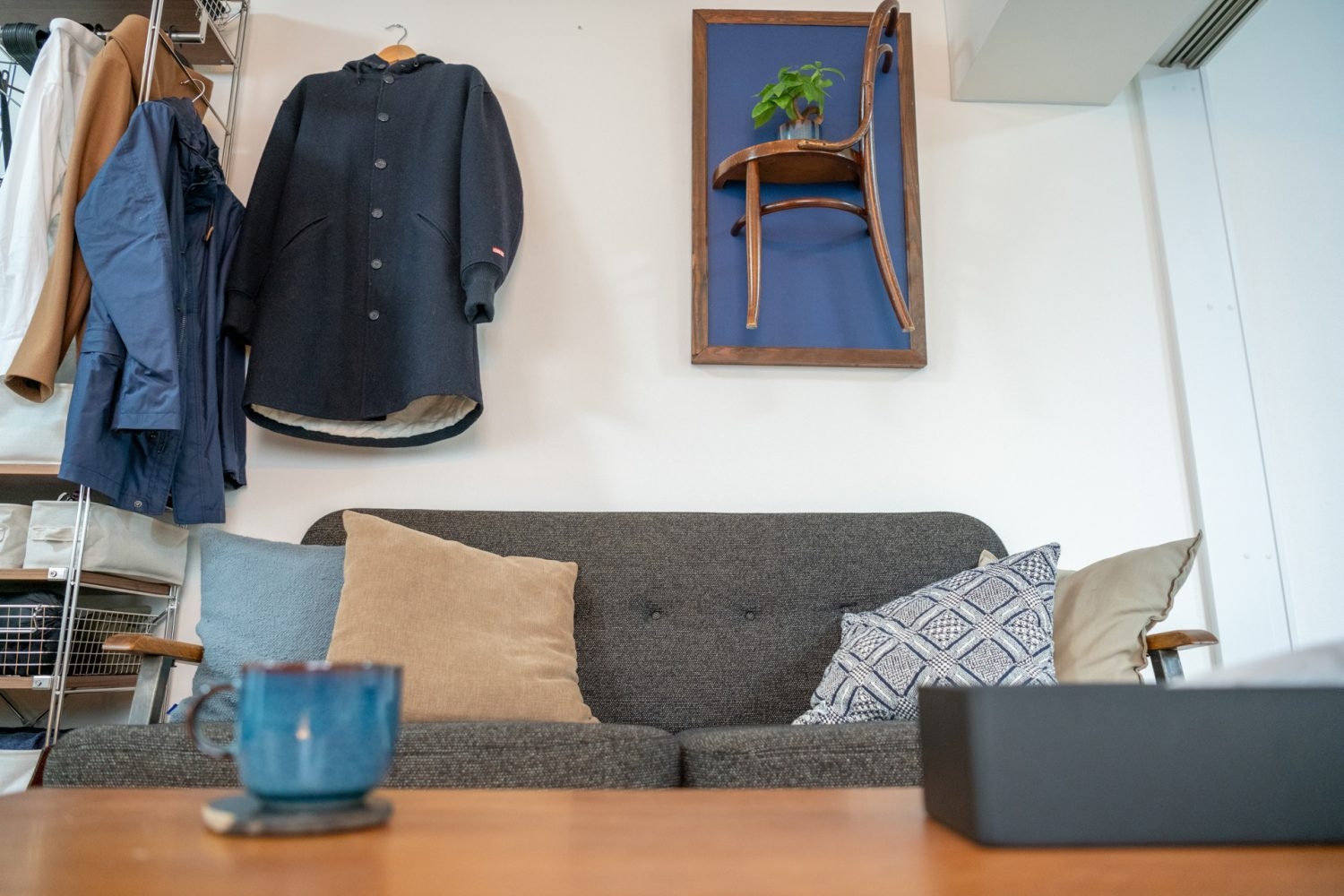 センターテーブル側から見たソファ