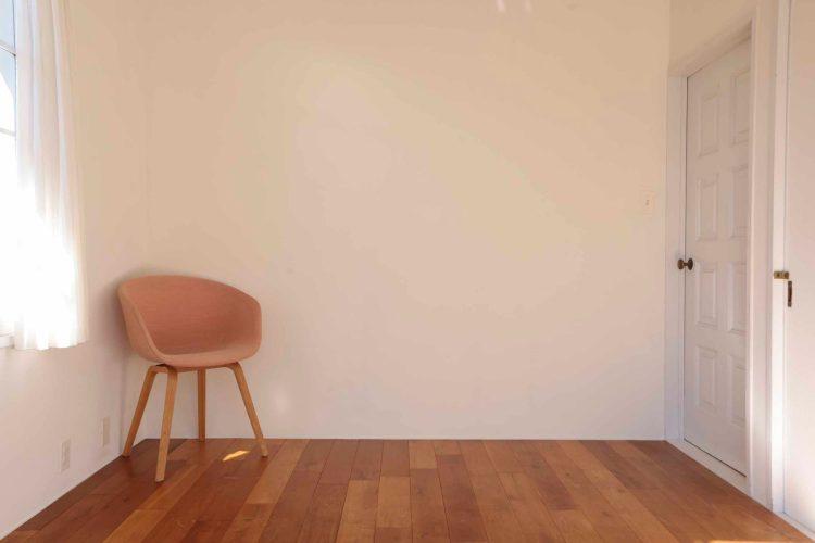 2F 自然光での白バック撮影も可能