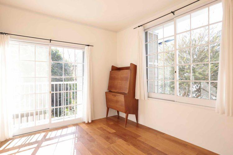 アトリエ 当時の面影を残す格子窓