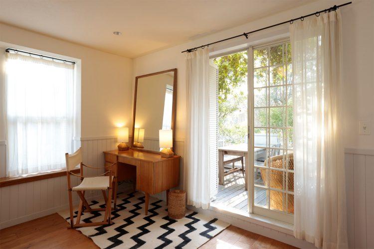 マスターベッドルームのドレッサー