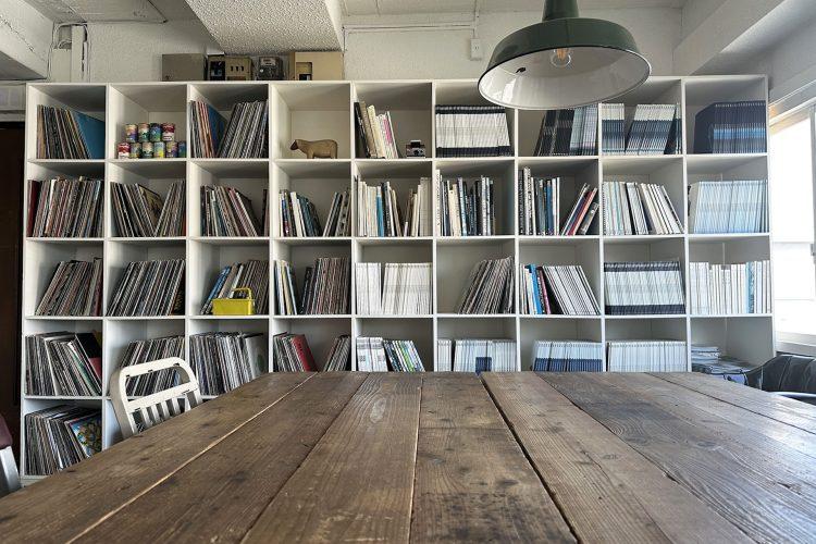 本棚正面 味のある天板