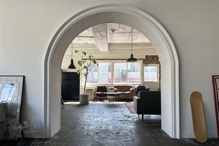 アーチの開口部