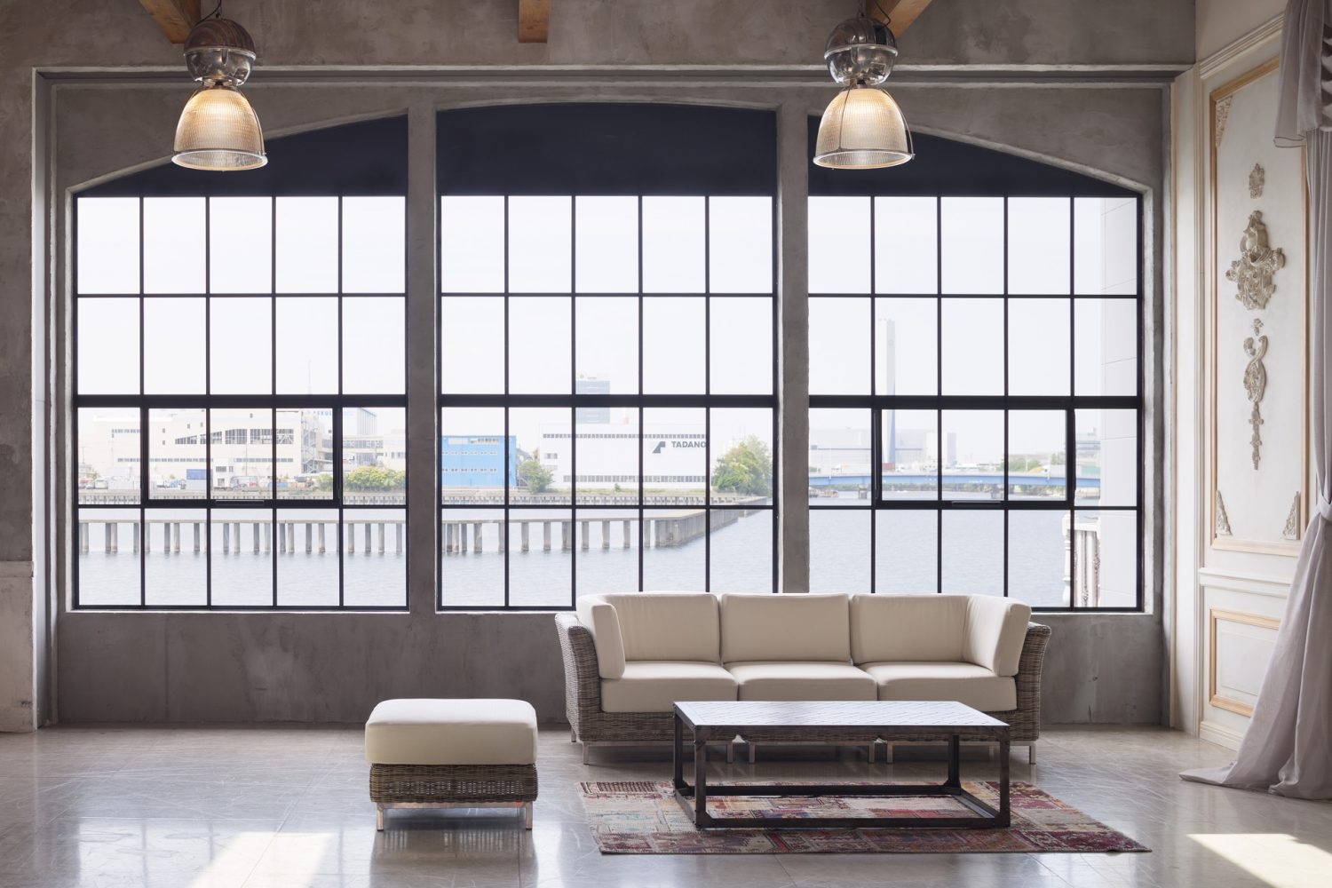 ワイド6m高さ2.8mの大きな窓面