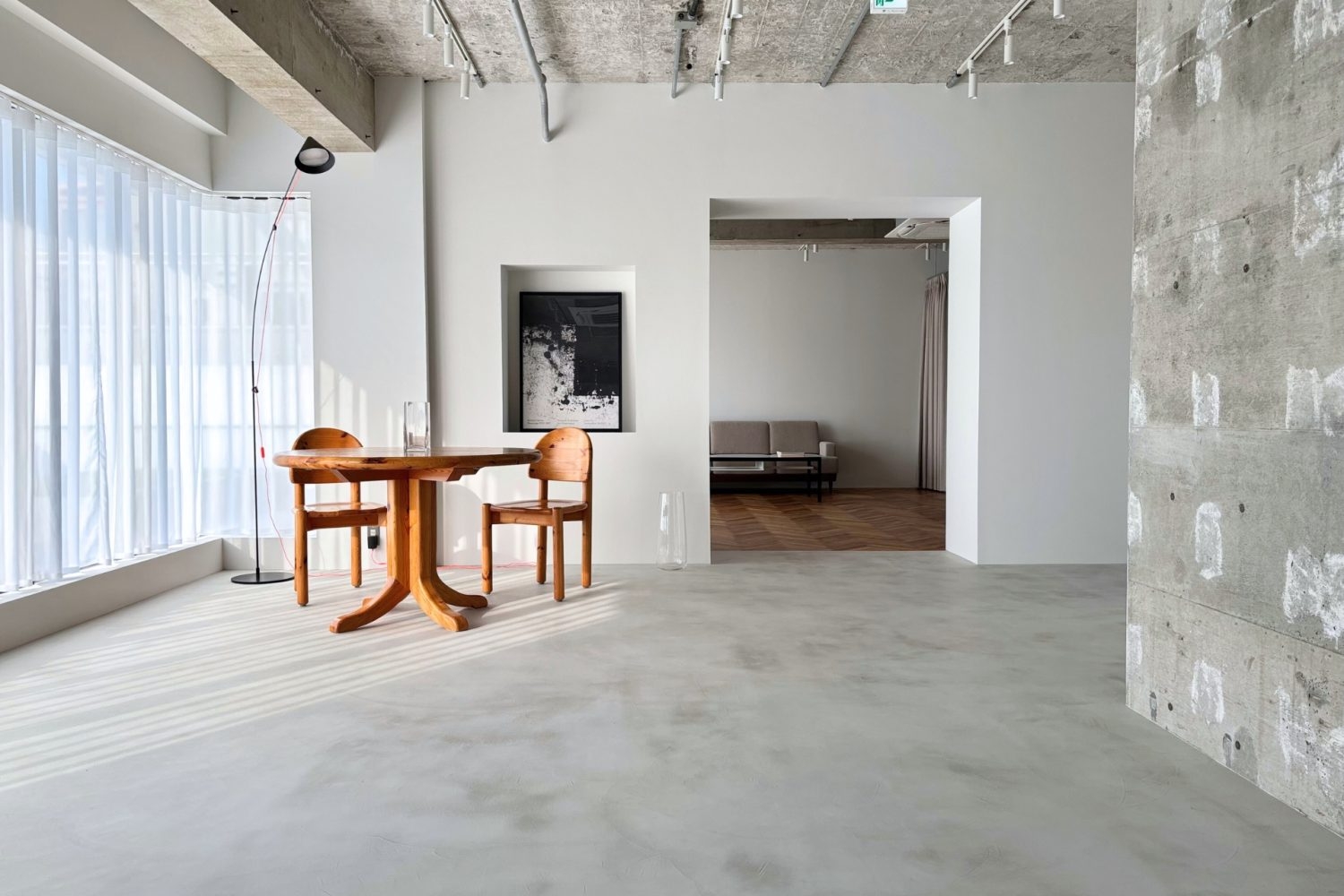 モルタルとヘリンボーンの2空間で撮影可