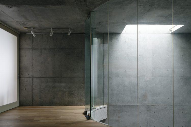 2F トップライトからの自然光