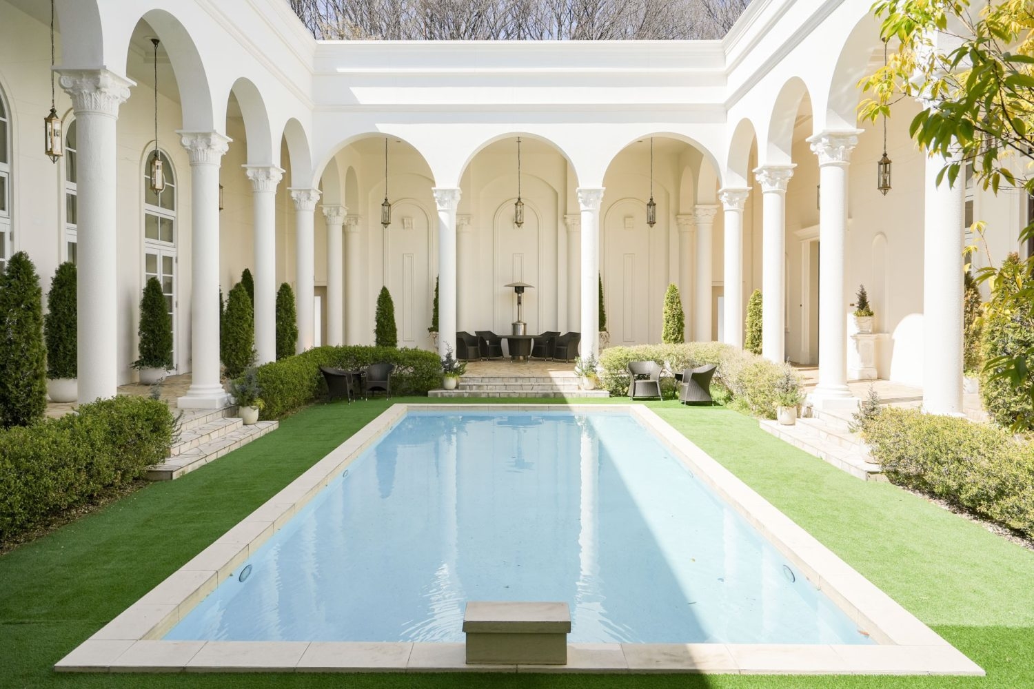 プール(ヴィクトリアハウス)