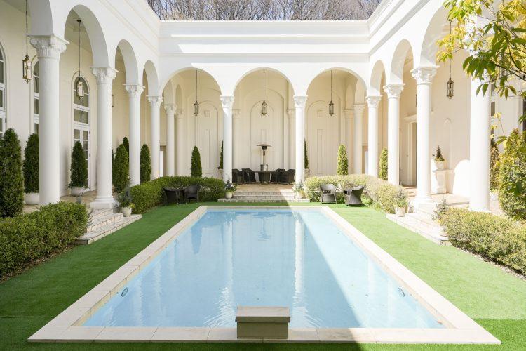 プール(ヴィクトリアハウス)