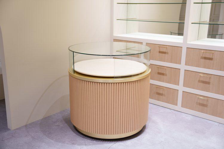 物撮りに便利なショーケース