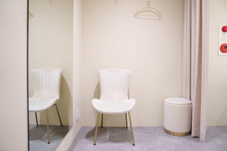 メイクルーム / フィッティングスペース