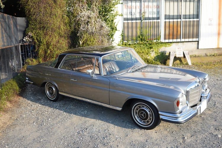 オプション:1971 Mercedes-Benz W111 280SE 3.5Coupe