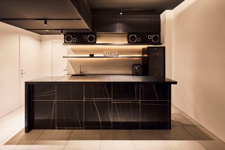 B2F エントランス・バーカウンター