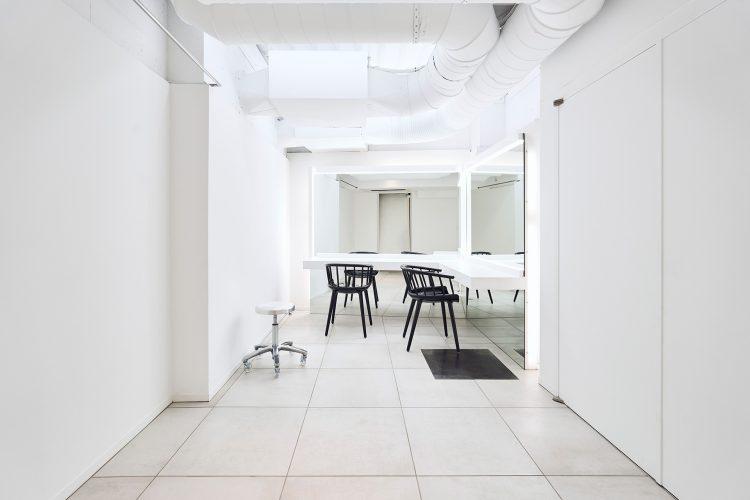 B2F メイクルーム