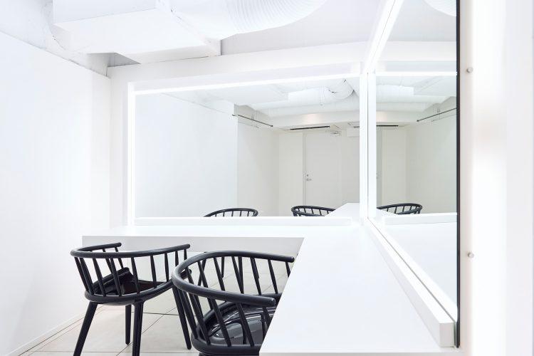 B2F メイクルーム