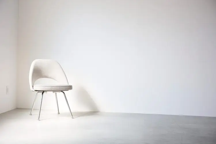 やわらかな光の入る白壁