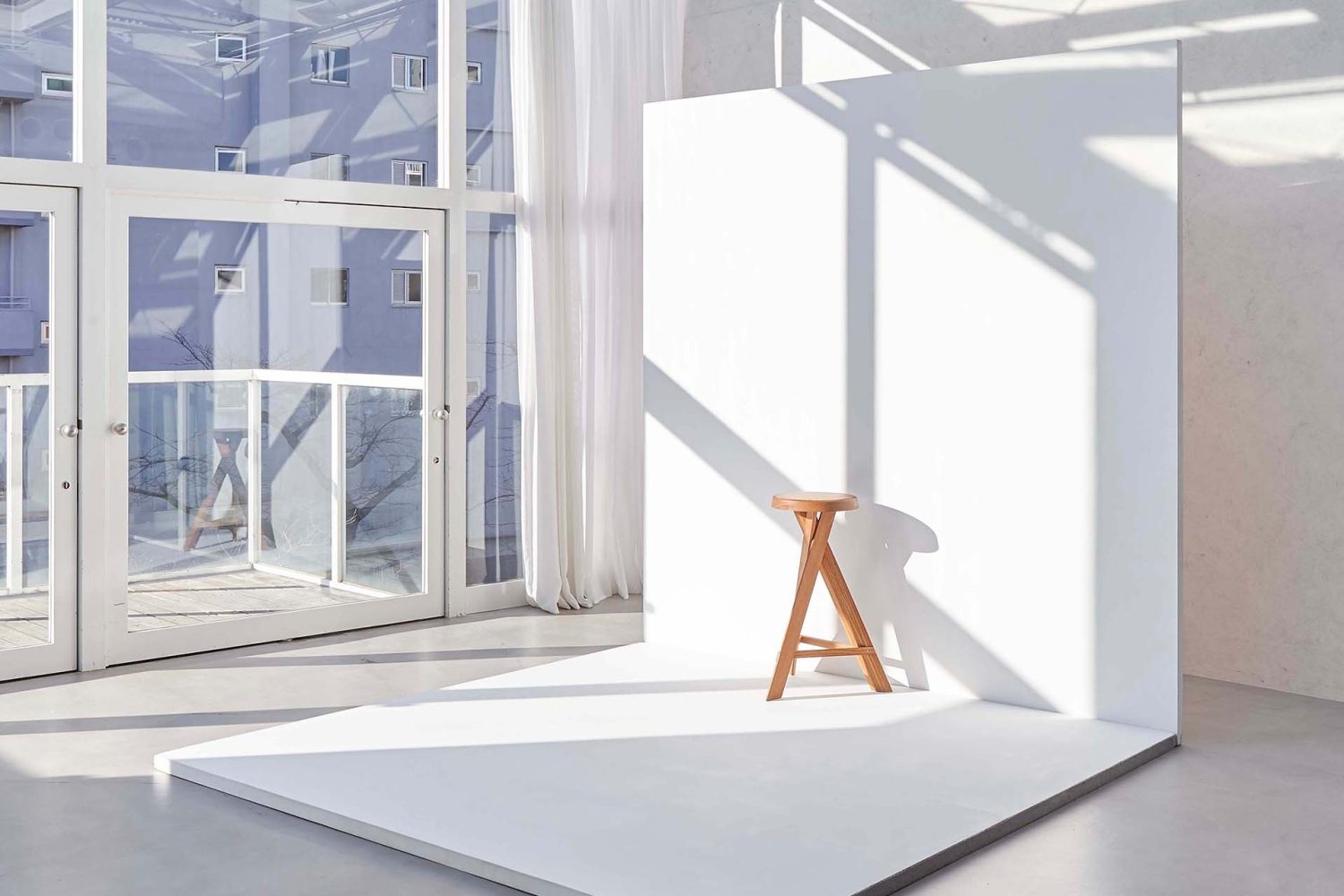 太陽の向きに合わせて(無料パネル壁・床)