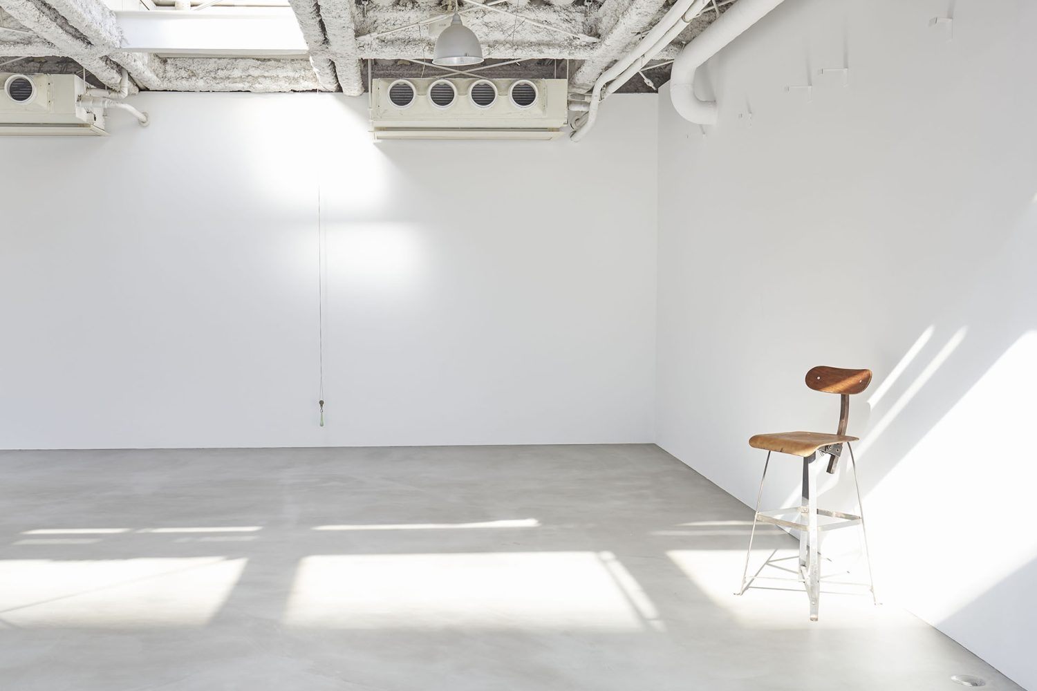 北面 / 白壁直角コーナー