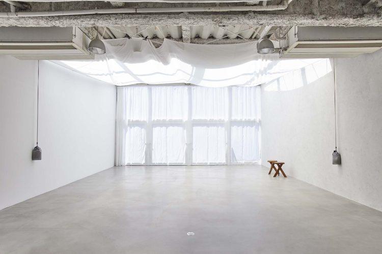 紗幕越しの光(トップ・南面窓)