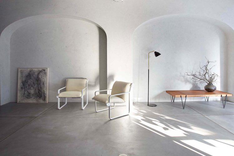 連なるアーチ型の壁