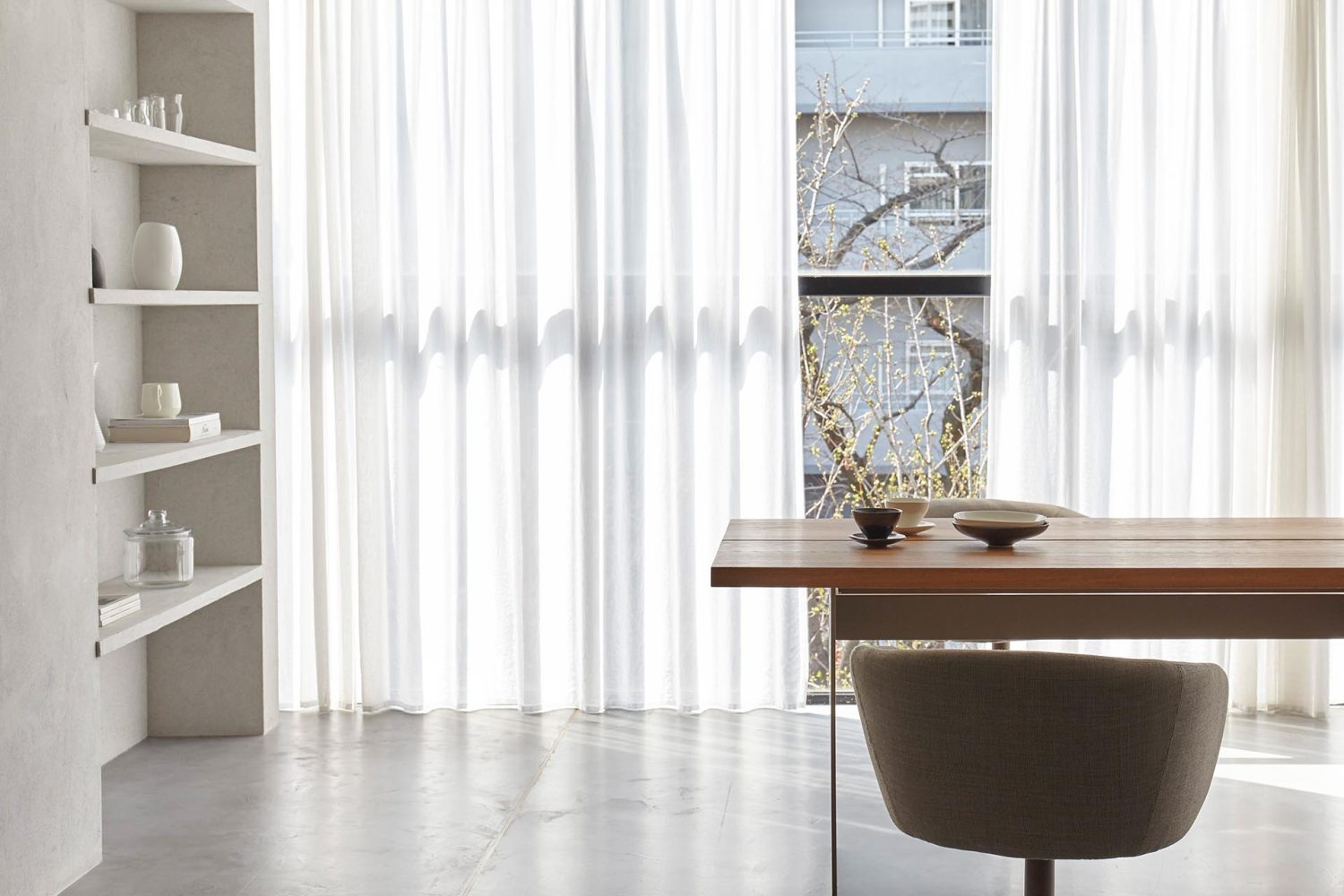 2月下旬~10月下旬は日中通して直射