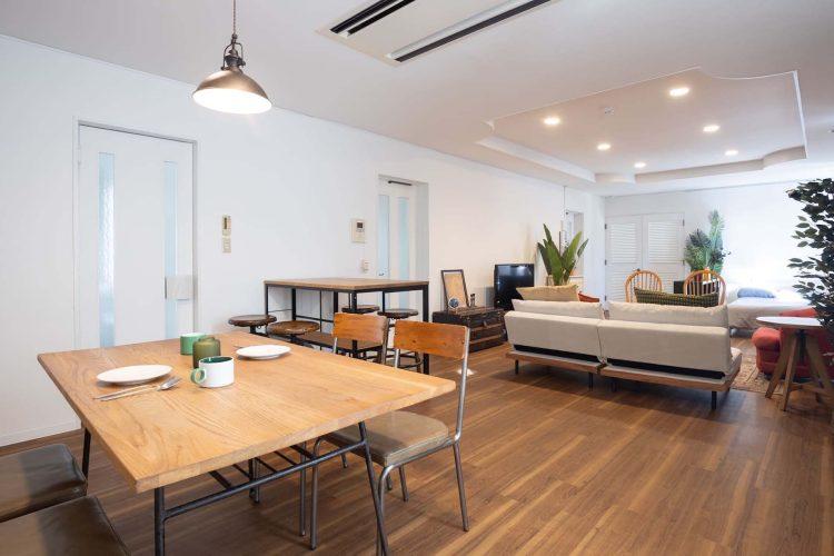 4人掛けのダイニングテーブル