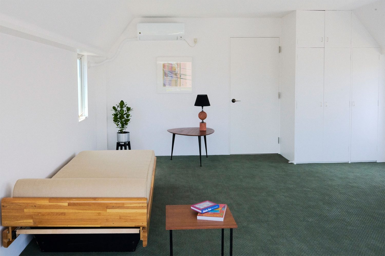 3F グリーンのカーペットがあたたかな印象