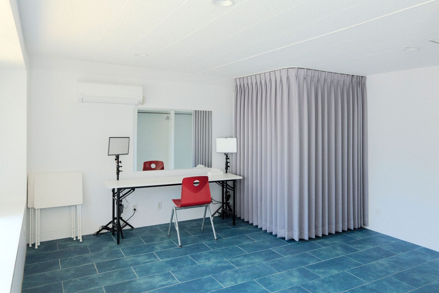 1F ヘアメイク・チェンジングルーム