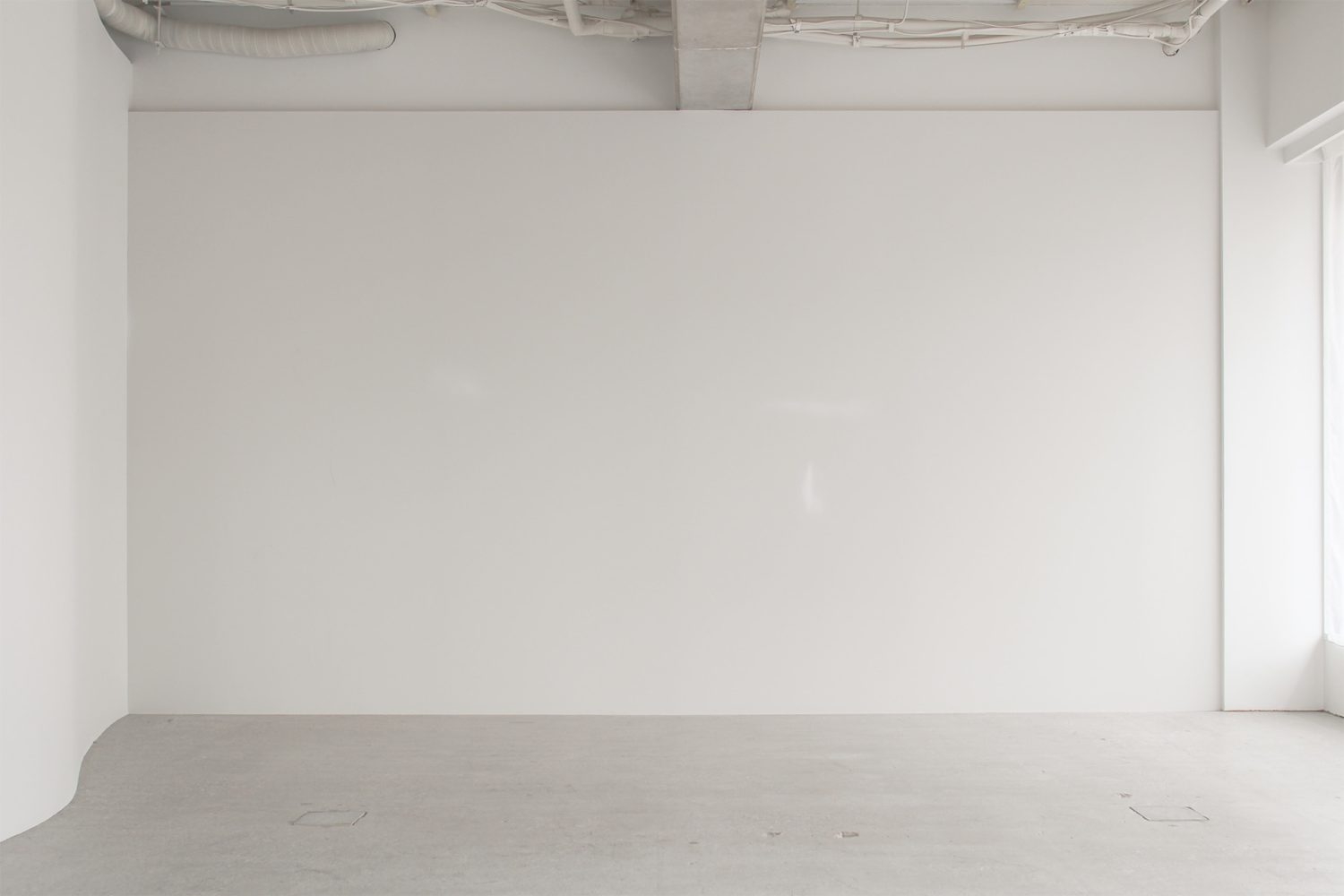 白壁を新設しました