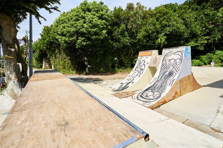 緑を背景に撮影できるジャンプ台