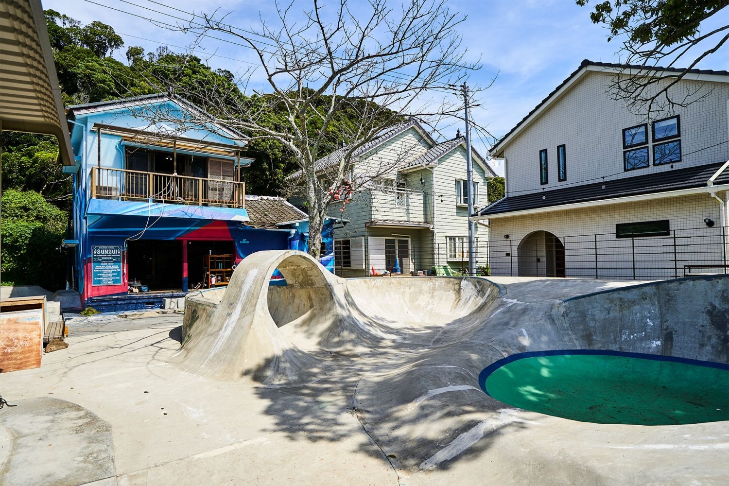 屋外・屋内とシーンバリエーション豊富