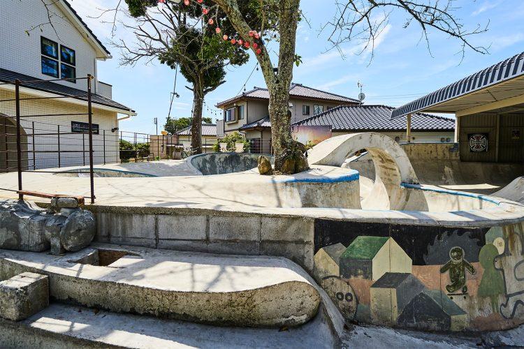 スケートパークの高低差を活かした撮影も