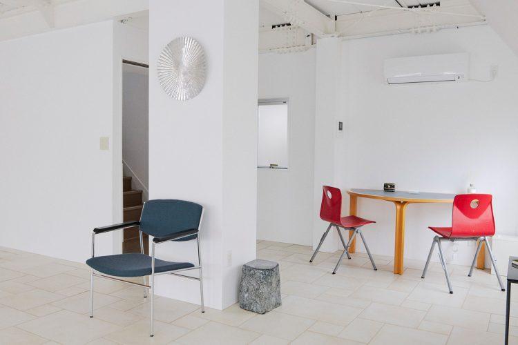 2F 柱を活かして奥行き感のある撮影も