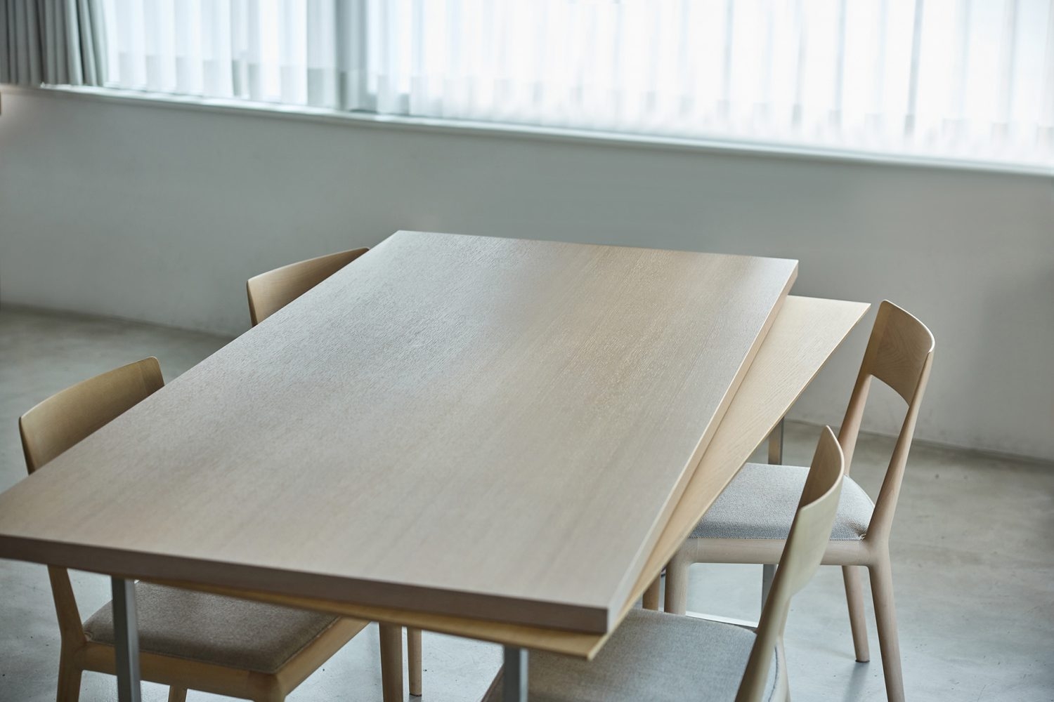 天板を変更して雰囲気を変えることも