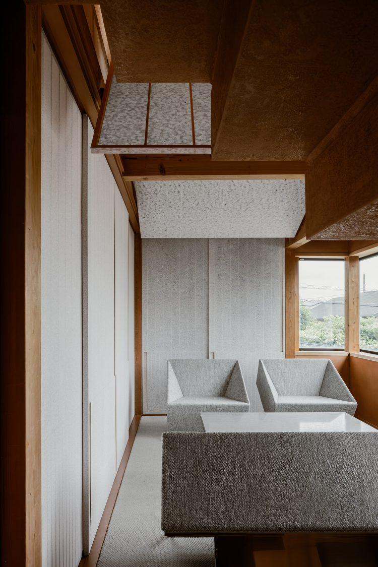 自然光が入る明るい空間