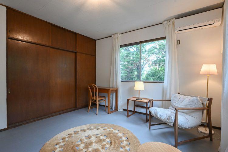 2F洋室 ウッド面を背景に撮影することも