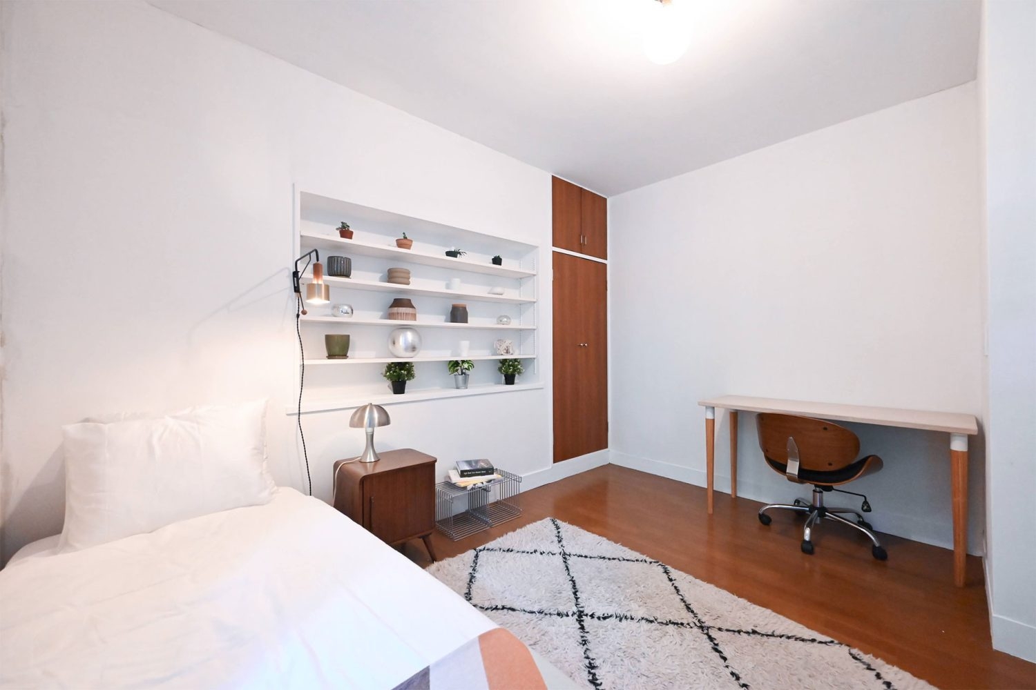 1F寝室 控室としても使用可能