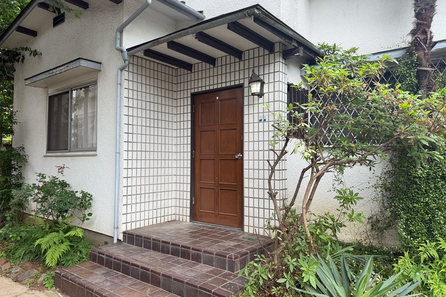 実家設定の演出にも活躍しそうな玄関